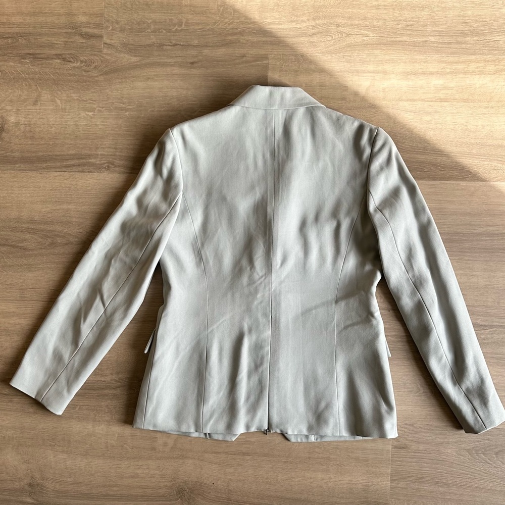 Banana Republic Women's Soft Gray Suit Jacket - Picture 7 of 7
